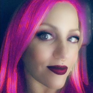 Meet your Posher, Laraine